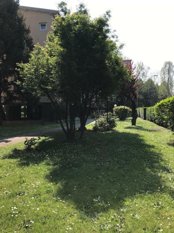 Bright Flat With Shared Garden Διαμέρισμα Μιλάνο Εξωτερικό φωτογραφία